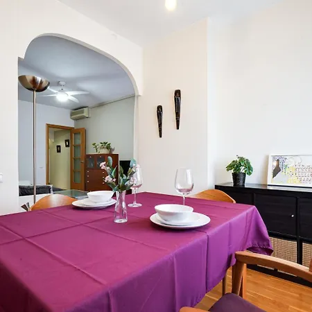 Cozy Flat In Poble Sec Lägenhet